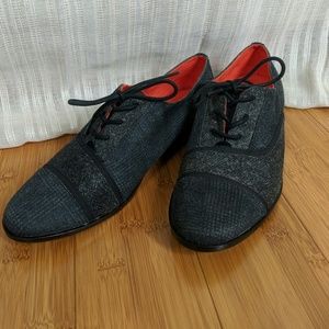 Toms gray patterned oxfords